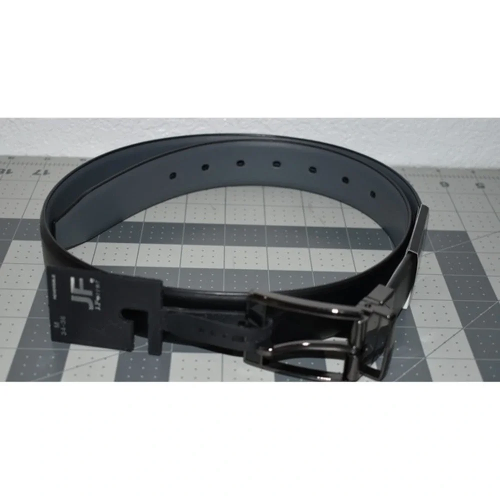 J.Ferrar Mens Reversible Belt Black Grey Stretch Comfort Size M 34-36‎ NEW w/tag